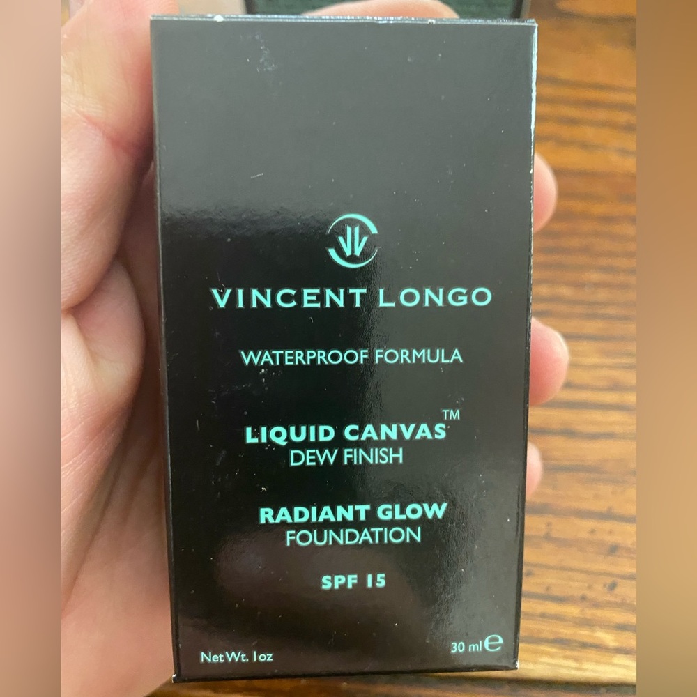 Vincent Longo Liquid Canvas Dew Finish light beige